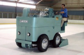 A Zamboni Company restoration of the smaller studio-rink designed Model JR No. 546 takes to the ice at Paramount Iceland.